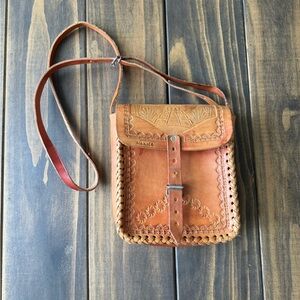 Leather shoulder bag